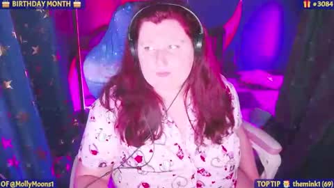 molly_moons online show from December 3, 4:48 am