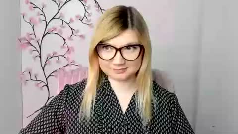 Molly online show from December 15, 12:43 pm