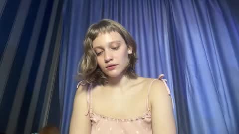 molly_poly online show from December 1, 9:46 am