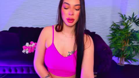 Julia online show from February 18, 8:52 pm