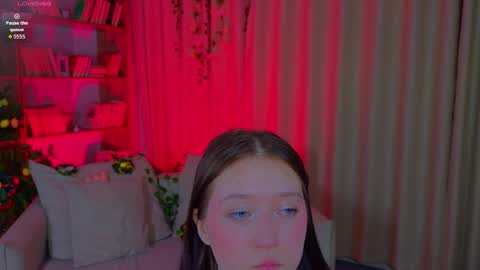 Molly online show from April 1, 1:41 pm