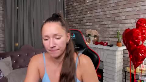 hi im Molly heregreat boobs big heart  warm pussy  online show from March 14, 2:56 am