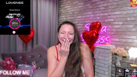 hi im Molly heregreat boobs big heart  warm pussy  online show from February 14, 12:19 am