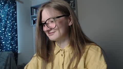 mollytucker online show from March 8, 12:18 pm