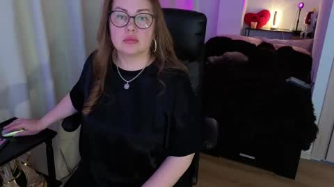 mommy_goddess online show from May 8, 3:37 pm