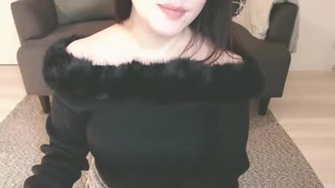 Momo online show from December 18, 11:34 am