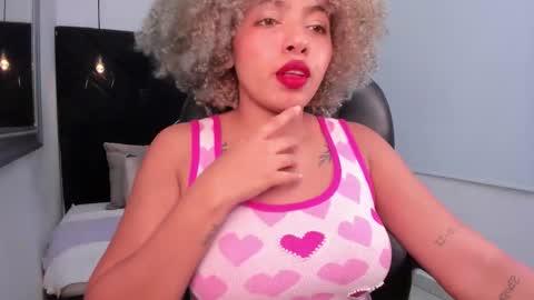 Momo  online show from February 10, 3:42 am