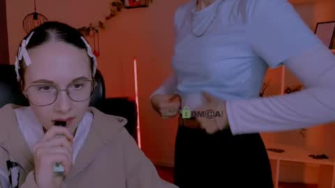 Mona  online show from April 26, 7:44 pm