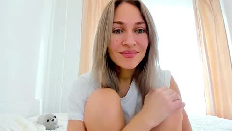 Mona online show from February 12, 8:27 am