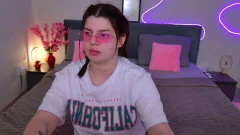 moneyforpeaches online show from May 31, 7:37 pm