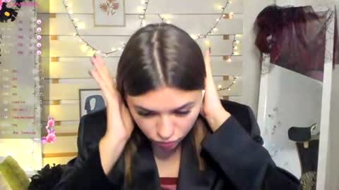 Monika online show from November 8, 4:12 pm