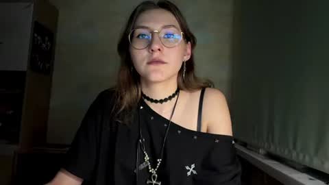 Mia online show from July 16, 8:24 pm
