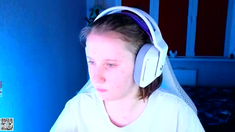 Lola online show from September 16, 4:37 pm