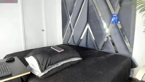 Luna  online show from September 28, 2:22 pm