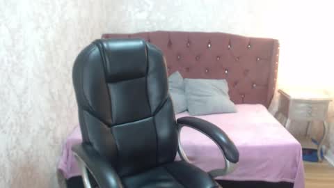 Charlotte online show from January 8, 2:46 pm