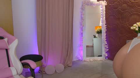 moonligt_iris online show from October 23, 5:24 am