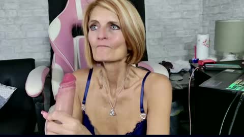 Marie  Wadsworthy Wife Marie XXX online show from September 25, 2:16 pm