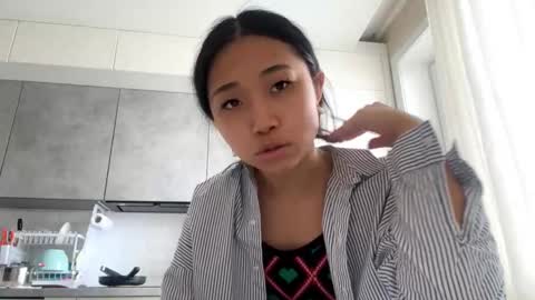 Mia online show from March 16, 3:31 am