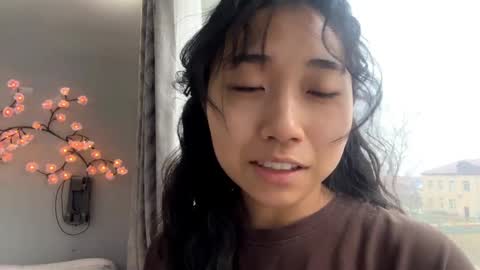 Mia online show from April 21, 1:42 am