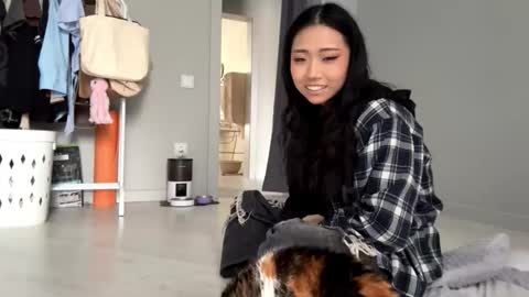 Mia online show from March 19, 5:56 am