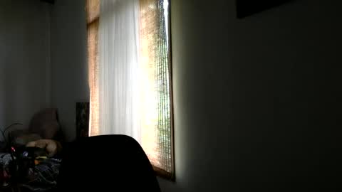   online show from February 6, 1:32 pm