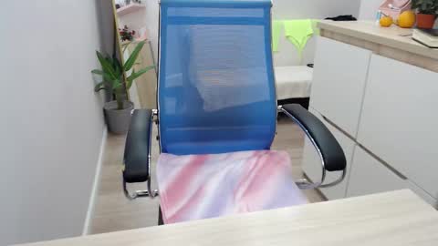 muriel_elvin online show from December 5, 9:54 am