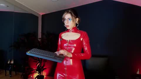 Maite online show from February 16, 1:00 pm