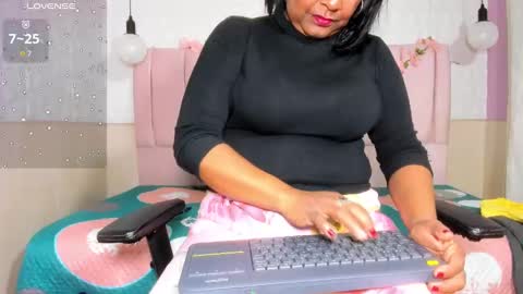 mya_blaze online show from October 22, 12:21 pm