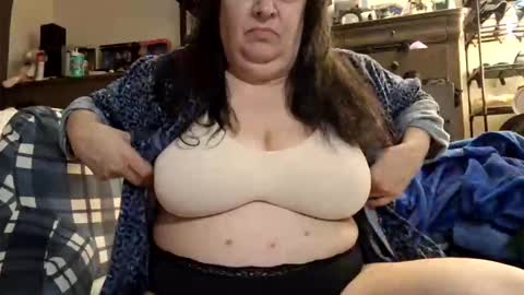 mysteriouswoman18 online show from December 1, 12:37 am