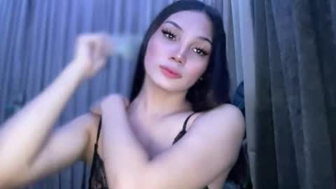 UR GIRL NEXTDOOR online show from February 16, 8:58 am