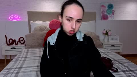 mystic_butterflyy_ online show from April 15, 7:31 am