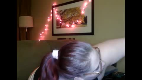 MysticLynn online show from December 9, 3:40 am