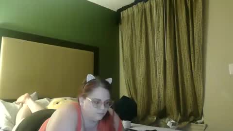 MysticLynn online show from December 3, 3:51 am