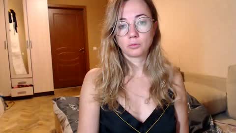 Maya online show from December 4, 3:37 am