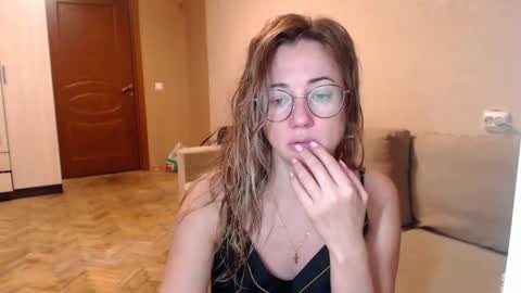 Maya online show from December 16, 6:49 pm