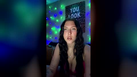 n0rmalgurl online show from May 21, 3:04 am