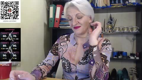 Nadin online show from December 22, 3:55 pm