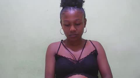 nah296652 online show from May 12, 6:03 pm