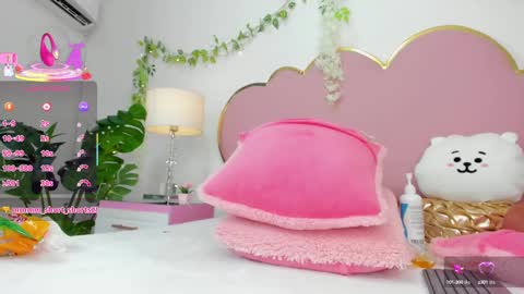 NahiaraReina  online show from September 18, 4:05 pm