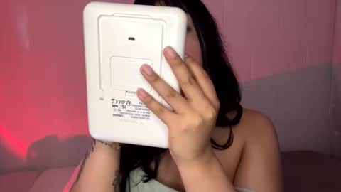 nahomy online show from December 14, 2:12 pm