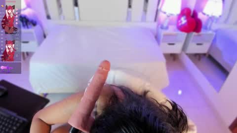 Nahomy Roberts online show from October 7, 2:54 pm