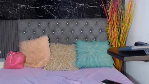 NALAROY online show from February 25, 5:41 am