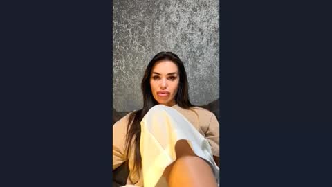 Lady online show from April 29, 6:02 pm