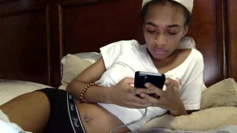 nanaonn online show from November 25, 4:53 pm