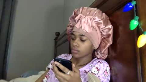 nanaonn online show from February 13, 4:08 pm