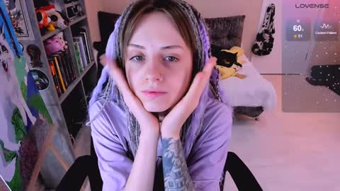 Monday-Friday 12-4 AM and 6-9 AM New York time online show from December 9, 8:11 am