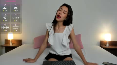 nany_model25 online show from March 4, 8:49 pm