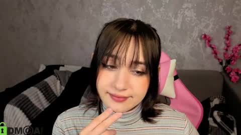 Naomi online show from May 25, 9:30 am