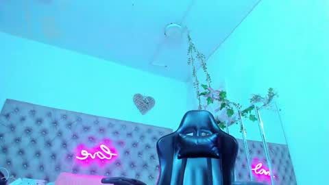 Naomi online show from January 12, 11:48 am