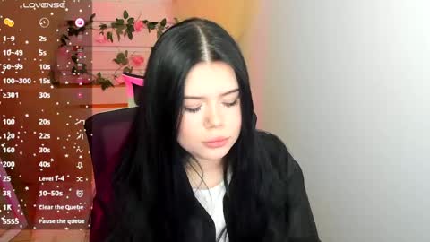 Naomi online show from May 8, 6:27 am